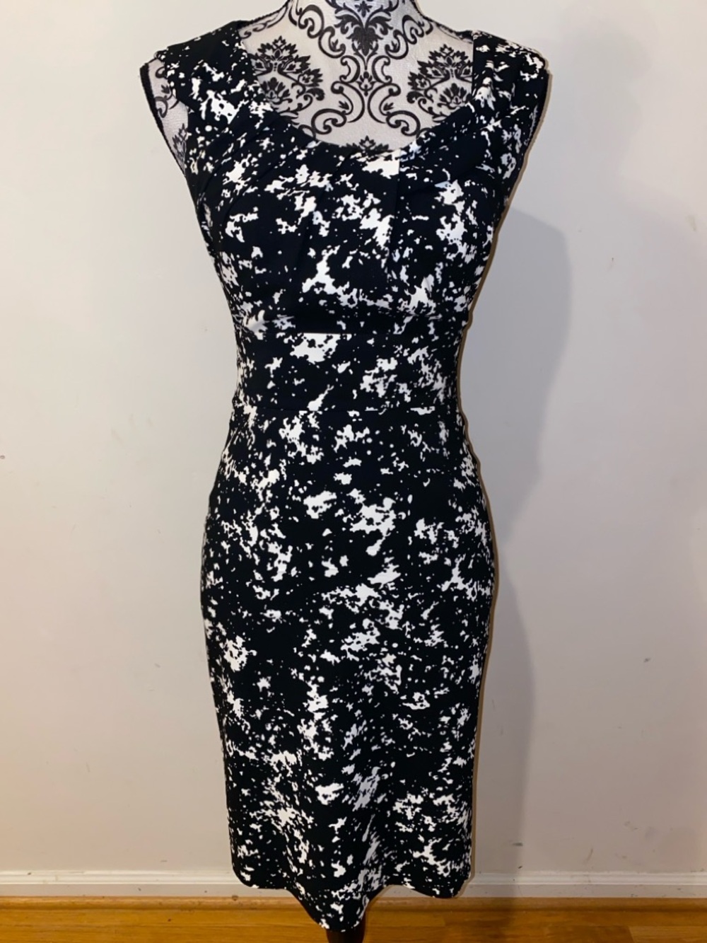 Michael Kors Black & White Abstract Print Midi Dress Size 2 Made in Italy - Picture 3 of 15